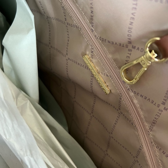 NWT STEVE MADDEN LARGE TOTE & SMALL CROSSBODY BAG - Picture 5 of 6